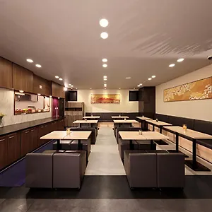 Shinsaibashi-higashi Crystal Hotel